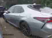 2023 Toyota Camry SE z VIN 4T1G11AK2PU829555, wystawiony jako IAAI lot #43047642 z przebiegiem 25 983 mil mil oraz . Historia ofert i sprzedaży dostępna na DreamBid. Obrazek 14.