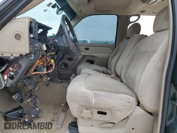 2002 Chevrolet Suburban LT z VIN 3GNEC16Z92G194431, wystawiony jako Copart lot #71030364 z przebiegiem Nie podano mil oraz Nie do naprawy • Non repairable. Historia ofert i sprzedaży dostępna na DreamBid. Obrazek 7.