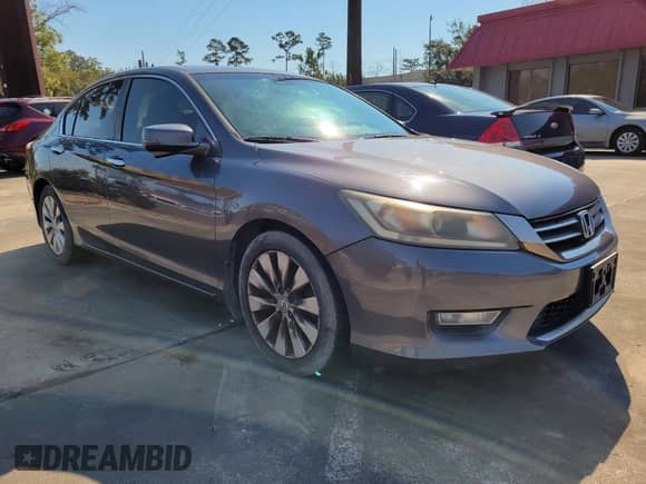 2013 Honda Accord EX-L z VIN 1HGCR2F8XDA009981, wystawiony jako IAAI lot #41704760 z przebiegiem 237 266 mil mil oraz . Historia ofert i sprzedaży dostępna na DreamBid. Obrazek 2.