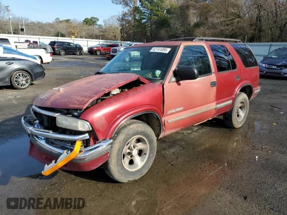 1999 Chevrolet Blazer LS z VIN 1GNCS13W9X2199990, wystawiony jako Copart lot #42741095 z przebiegiem 277 329 mil mil oraz Szkoda całkowita • Salvage title. Historia ofert i sprzedaży dostępna na DreamBid. Obrazek 1.