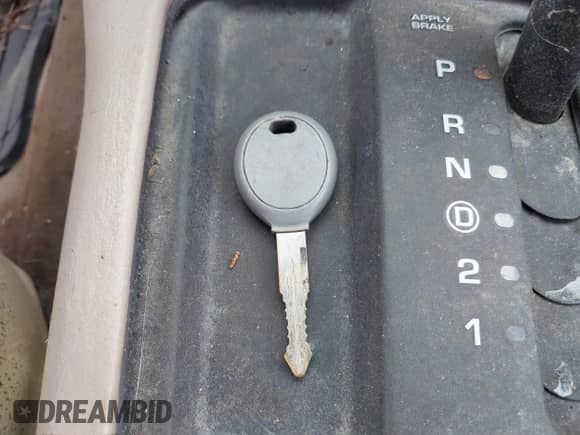 2004 Jeep Grand Cherokee Laredo with VIN 1J4GX48S24C394168, listed as a IAAI auction lot 43247440 with 262,286 mi miles and . Bid and sale history available at DreamBid. Image 11.