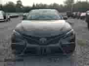 2021 Toyota Camry SE Nightshade z VIN 4T1G11AKXMU433871, wystawiony jako Copart lot #72013235 z przebiegiem 121 192 mil mil oraz Szkoda całkowita • Salvage title. Historia ofert i sprzedaży dostępna na DreamBid. Obrazek 5.