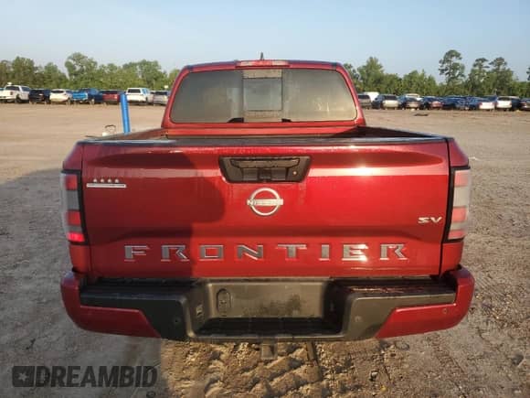 2024 Nissan Frontier SV z VIN 1N6ED1EJ3RN610053, wystawiony jako Copart lot #54403625 z przebiegiem 23 601 mil mil oraz Szkoda całkowita • Salvage title. Historia ofert i sprzedaży dostępna na DreamBid. Obrazek 6.