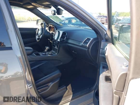 2020 Jeep Grand Cherokee Altitude with VIN 1C4RJFAG8LC299047, listed as a IAAI auction lot 42937341 with 27,476 mi miles and . Bid and sale history available at DreamBid. Image 5.
