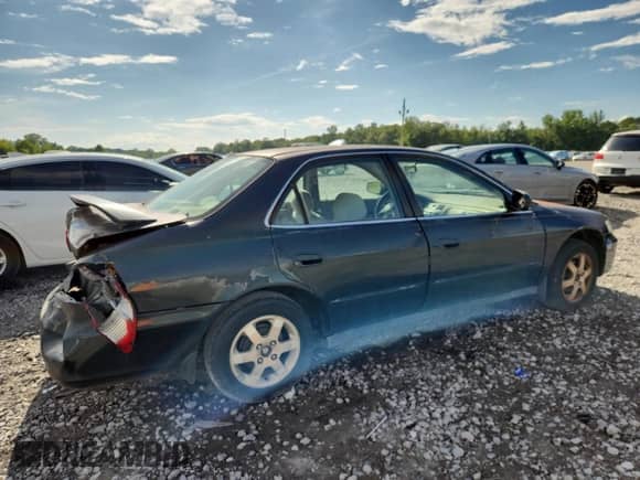 2000 Honda Accord SE with VIN 1HGCG5677YA058396, listed as a Copart auction lot 64103895 with Not provided miles and Salvage title. Bid and sale history available at DreamBid. Image 3.