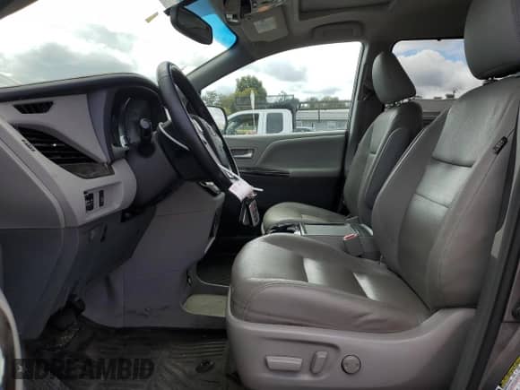 2017 Toyota Sienna XLE Auto Access Seat with VIN 5TDYZ3DC5HS780794, listed as a Copart auction lot 80290345 with 86,127 mi miles and Salvage title. Bid and sale history available at DreamBid. Image 7.
