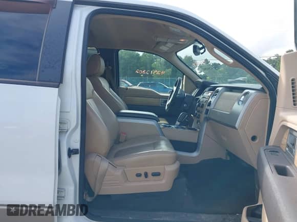 2011 Ford F-150 XLT z VIN 1FTFW1ETXBFC64103, wystawiony jako IAAI lot #42912802 z przebiegiem 181 415 mil mil oraz . Historia ofert i sprzedaży dostępna na DreamBid. Obrazek 5.