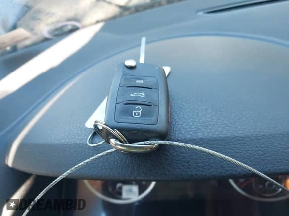 2015 Volkswagen Tiguan S z VIN WVGAV7AX3FW583711, wystawiony jako IAAI lot #43437551 z przebiegiem 213 857 mil mil oraz . Historia ofert i sprzedaży dostępna na DreamBid. Obrazek 11.