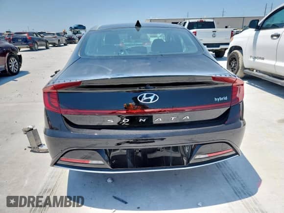 2023 Hyundai Sonata Limited с VIN KMHL54JJ1PA083337, выставлен на аукционе Copart как лот 68197275 с пробегом 16 477 миль миль и Списание • Salvage title. История ставок и продаж доступна на DreamBid. Изображение 6.