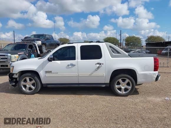 2011 Chevrolet Avalanche LS с VIN 3GNMCEE02BG115462, выставлен на аукционе IAAI как лот 43009228 с пробегом 198 843 миль миль и . История ставок и продаж доступна на DreamBid. Изображение 14.