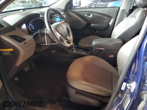 2010 Hyundai Tucson GLS с VIN KM8JUCAC7AU099764, выставлен на аукционе Copart как лот 85824465 с пробегом 140 090 миль миль и Списание • Salvage title. История ставок и продаж доступна на DreamBid. Изображение 7.