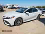 2023 Toyota Camry SE z VIN 4T1G11AK1PU099878, wystawiony jako Copart lot #81935255 z przebiegiem 59 629 mil mil oraz Szkoda całkowita • Salvage title. Historia ofert i sprzedaży dostępna na DreamBid. Obrazek 1.