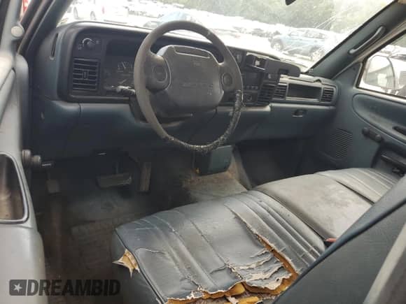 1996 Dodge 1500 с VIN 3B7HC13Y5TG158285, выставлен на аукционе Copart как лот 55650405 с пробегом 191 400 миль миль и Списание • Salvage title. История ставок и продаж доступна на DreamBid. Изображение 8.