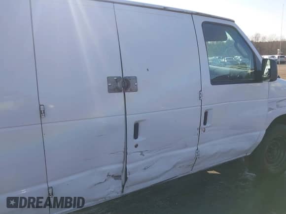 2004 Ford Econoline Cargo с VIN 1FTSE34L24HB14511, выставлен на аукционе IAAI как лот 41480626 с пробегом 262 381 миль миль и . История ставок и продаж доступна на DreamBid. Изображение 6.