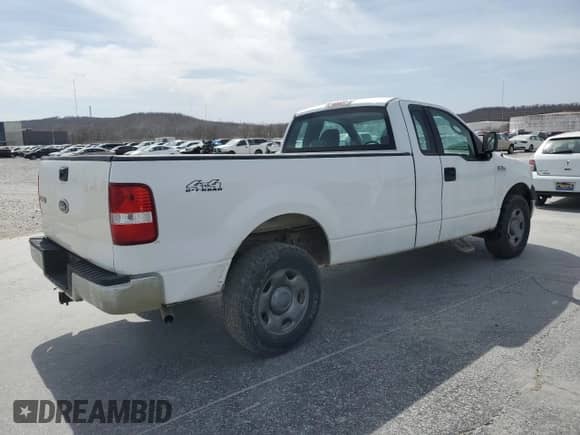 2005 Ford F-150 XL с VIN 1FTRF14545NB68512, выставлен на аукционе Copart как лот 49657355 с пробегом 143 427 миль миль и Чистый • Clean title. История ставок и продаж доступна на DreamBid. Изображение 3.