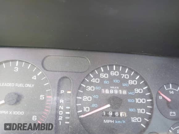 1994 Dodge 1500 z VIN 1B7HC16Y6RS542895, wystawiony jako IAAI lot #42686053 z przebiegiem 168 918 mil mil oraz . Historia ofert i sprzedaży dostępna na DreamBid. Obrazek 7.