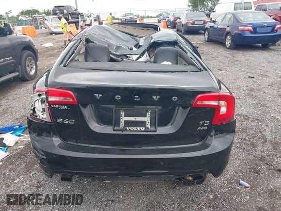 2016 Volvo S60 T5 Premier с VIN YV1612TK3G2411949, выставлен на аукционе IAAI как лот 42353357 с пробегом 152 937 миль миль и . История ставок и продаж доступна на DreamBid. Изображение 15.