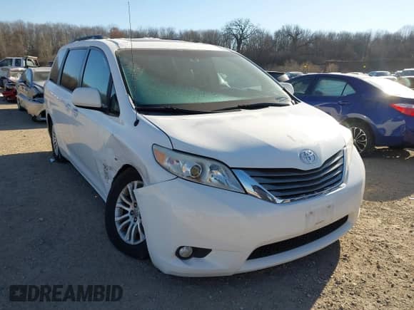 2013 Toyota Sienna XLE AAS with VIN 5TDYK3DC3DS308298, listed as a IAAI auction lot 41292280 with 165,638 mi miles and . Bid and sale history available at DreamBid. Image 1.