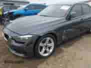 2013 BMW 3 Series 328i z VIN WBA3A5G53DNP18818, wystawiony jako IAAI lot #43439576 z przebiegiem 131 279 mil mil oraz . Historia ofert i sprzedaży dostępna na DreamBid. Obrazek 6.