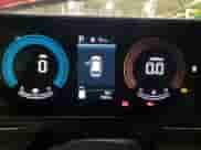 2025 Hyundai Kona SEL с VIN KM8HBCAB9SU215933, выставлен на аукционе Copart как лот 81338314 с пробегом 1 865 миль миль и Чистый • Clean title. История ставок и продаж доступна на DreamBid. Изображение 9.