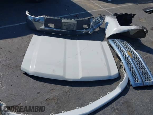 2014 Chevrolet Silverado 1500 LT with VIN 3GCUKREH3EG469228, listed as a IAAI auction lot 42972499 with 207,438 mi miles and . Bid and sale history available at DreamBid. Image 18.