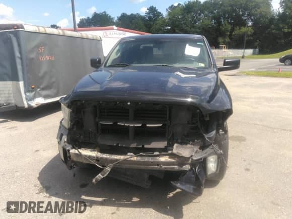 2014 Ram 1500 Express z VIN 1C6RR7FTXES375128, wystawiony jako IAAI lot #42590157 z przebiegiem 194 958 mil mil oraz . Historia ofert i sprzedaży dostępna na DreamBid. Obrazek 6.