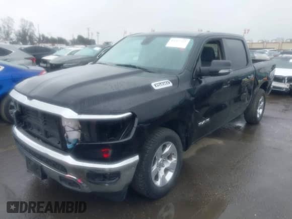2020 Ram 1500 Big Horn z VIN 1C6RREFG1LN333692, wystawiony jako IAAI lot #41517721 z przebiegiem 67 046 mil mil oraz . Historia ofert i sprzedaży dostępna na DreamBid. Obrazek 2.