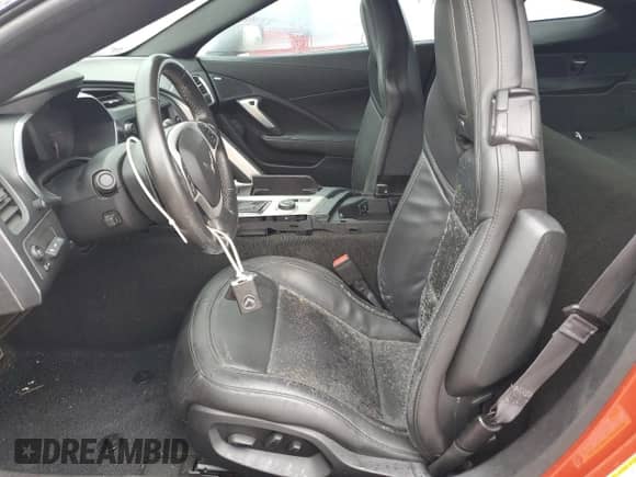 2015 Chevrolet Corvette Z51 2LT с VIN 1G1YK2D76F5109440, выставлен на аукционе Copart как лот 74430084 с пробегом Не указан миль и На запчасти • Non repairable. История ставок и продаж доступна на DreamBid. Изображение 7.