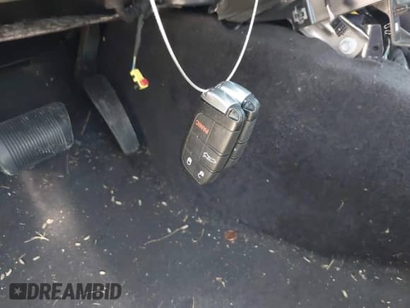 2018 Chrysler 300 Touring L с VIN 2C3CCAAG1JH279305, выставлен на аукционе IAAI как лот 43048635 с пробегом 116 962 миль миль и . История ставок и продаж доступна на DreamBid. Изображение 11.