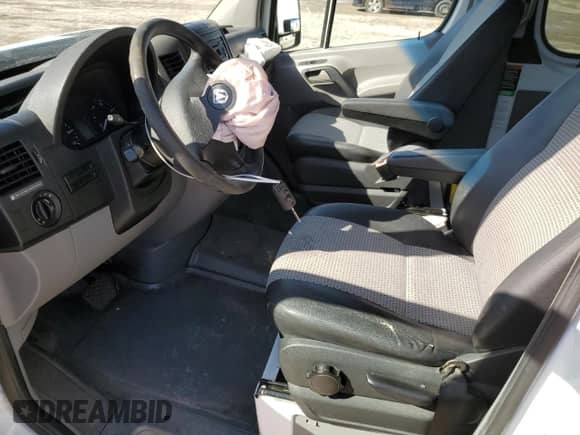 2009 Dodge Sprinter с VIN WDWPE845595366974, выставлен на аукционе Copart как лот 79872114 с пробегом Не указан миль и Списание • Salvage title. История ставок и продаж доступна на DreamBid. Изображение 7.