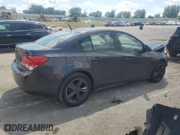 2014 Chevrolet Cruze 2LT z VIN 1G1PE5SB0E7239440, wystawiony jako Copart lot #71526725 z przebiegiem Nie podano mil oraz Szkoda całkowita • Salvage title. Historia ofert i sprzedaży dostępna na DreamBid. Obrazek 3.