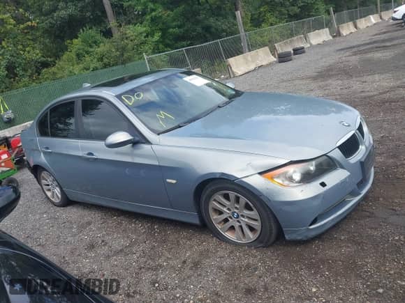 2006 BMW 3 Series 325i z VIN WBAVB13566KX44600, wystawiony jako IAAI lot #43036283 z przebiegiem 168 898 mil mil oraz . Historia ofert i sprzedaży dostępna na DreamBid. Obrazek 13.