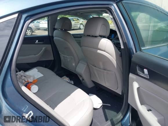 2017 Hyundai Sonata Limited с VIN 5NPE34AF5HH500483, выставлен на аукционе IAAI как лот 42790270 с пробегом 45 856 миль миль и . История ставок и продаж доступна на DreamBid. Изображение 8.