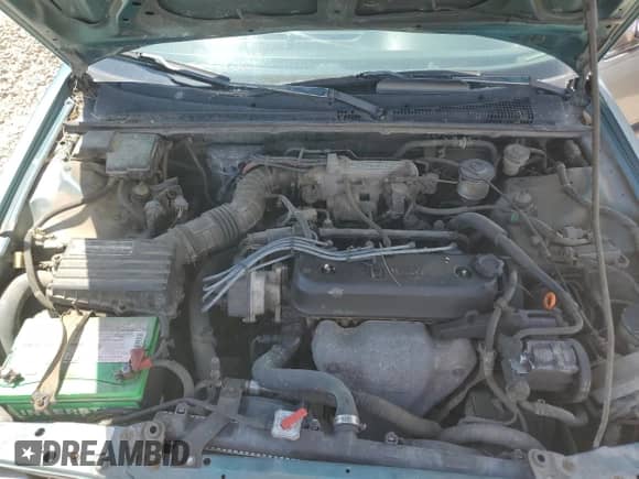 1993 Honda Accord LX с VIN 1HGCB7552PA127679, выставлен на аукционе Copart как лот 55845345 с пробегом 293 718 миль миль и Списание • Salvage title. История ставок и продаж доступна на DreamBid. Изображение 11.