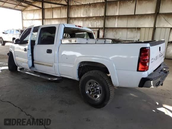 2004 Chevrolet Silverado 2500 LT с VIN 1GCGC23U94F259010, выставлен на аукционе Copart как лот 78248994 с пробегом 305 384 миль миль и Списание • Salvage title. История ставок и продаж доступна на DreamBid. Изображение 2.
