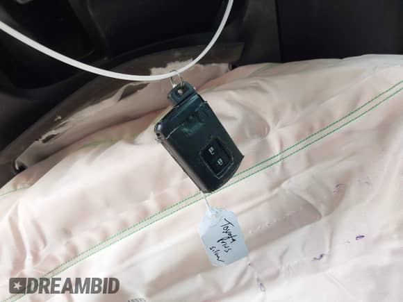 2015 Toyota Prius One z VIN JTDKDTB38F1582101, wystawiony jako IAAI lot #42429002 z przebiegiem 182 948 mil mil oraz . Historia ofert i sprzedaży dostępna na DreamBid. Obrazek 11.