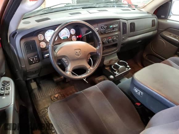 2002 Dodge 1500 z VIN 1D7HU16N22J162411, wystawiony jako Copart lot #89859335 z przebiegiem 94 151 mil mil oraz Czysty tytuł • Clean title. Historia ofert i sprzedaży dostępna na DreamBid. Obrazek 8.