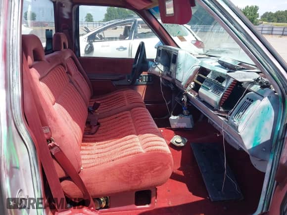 1992 Chevrolet Silverado 1500 с VIN 1GCDC14Z9NZ186731, выставлен на аукционе IAAI как лот 42784378 с пробегом 134 163 миль миль и . История ставок и продаж доступна на DreamBid. Изображение 5.