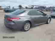 2020 Toyota Camry LE z VIN 4T1C11AK2LU999892, wystawiony jako IAAI lot #43225624 z przebiegiem Nie podano mil oraz . Historia ofert i sprzedaży dostępna na DreamBid. Obrazek 4.