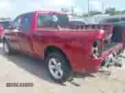 2013 Ram 1500 Express z VIN 1C6RR6FT6DS665729, wystawiony jako IAAI lot #42543366 z przebiegiem 226 068 mil mil oraz . Historia ofert i sprzedaży dostępna na DreamBid. Obrazek 3.