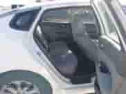 2016 Kia Optima EX z VIN 5XXGU4L33GG075008, wystawiony jako IAAI lot #43332482 z przebiegiem 96 052 mil mil oraz . Historia ofert i sprzedaży dostępna na DreamBid. Obrazek 8.