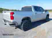 2020 Chevrolet Silverado 1500 Custom z VIN 3GCPWBEH7LG202518, wystawiony jako IAAI lot #43323804 z przebiegiem 144 041 mil mil oraz . Historia ofert i sprzedaży dostępna na DreamBid. Obrazek 4.