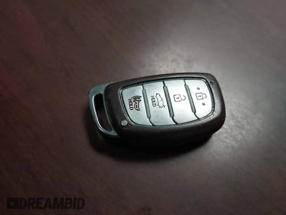 2016 Hyundai Elantra Value Edition with VIN KMHDH4AE8GU489354, listed as a IAAI auction lot 39574508 with Not provided miles and . Bid and sale history available at DreamBid. Image 11.