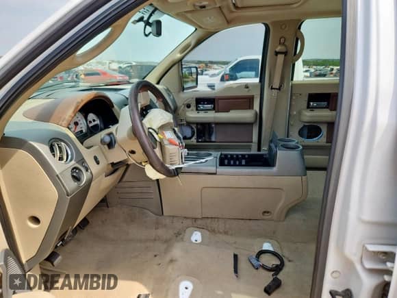 2008 Ford F-150 XLT with VIN 1FTPW14V08KE56881, listed as a Copart auction lot 71436695 with 232,916 mi miles and Clean title. Bid and sale history available at DreamBid. Image 7.