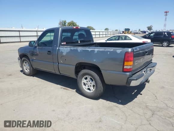 2002 Chevrolet Silverado 1500 с VIN 1GCEC14Z32Z313215, выставлен на аукционе Copart как лот 65159755 с пробегом 181 238 миль миль и Списание • Salvage title. История ставок и продаж доступна на DreamBid. Изображение 2.