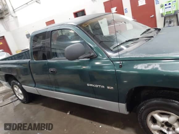 1998 Dodge Dakota SLT с VIN 1B7GL22X9WS580132, выставлен на аукционе IAAI как лот 41623943 с пробегом 232 137 миль миль и . История ставок и продаж доступна на DreamBid. Изображение 13.