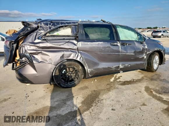2023 Toyota Sienna Platinum с VIN 5TDESKFC1PS107059, выставлен на аукционе Copart как лот 59583485 с пробегом Не указан миль и Списание • Salvage title. История ставок и продаж доступна на DreamBid. Изображение 3.