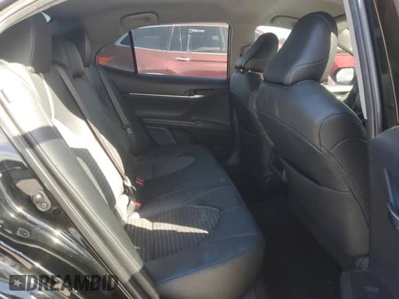 2023 Toyota Camry SE z VIN 4T1G11AK7PU723585, wystawiony jako Copart lot #87020725 z przebiegiem 172 034 mil mil oraz Czysty tytuł • Clean title. Historia ofert i sprzedaży dostępna na DreamBid. Obrazek 10.