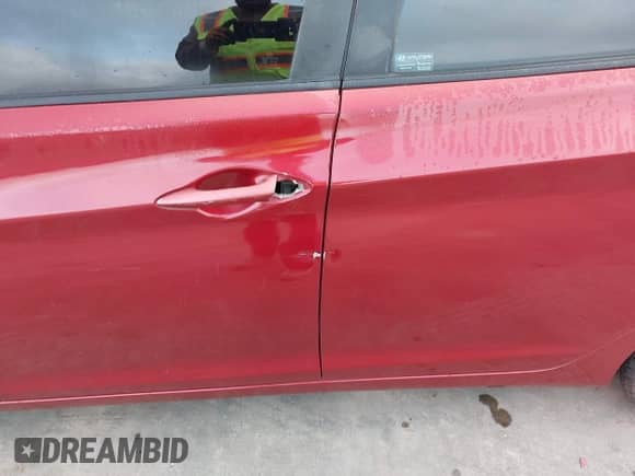 2015 Hyundai Elantra SE z VIN 5NPDH4AE4FH606148, wystawiony jako IAAI lot #43553112 z przebiegiem 141 357 mil mil oraz . Historia ofert i sprzedaży dostępna na DreamBid. Obrazek 6.