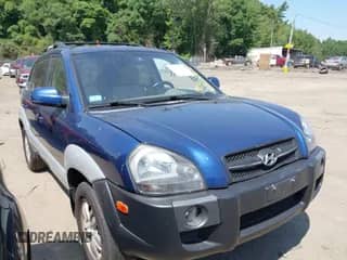 2008 Hyundai Tucson SE with VIN KM8JN12D18U881738, listed as a IAAI auction lot 42571162 with 143,300 mi miles and . Bid and sale history available at DreamBid. Image 1.